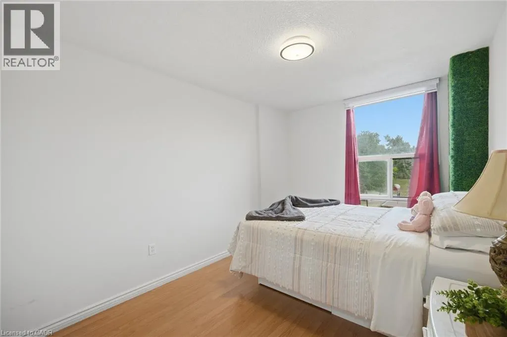 4 KINGS CROSS Road Unit# 303 #303