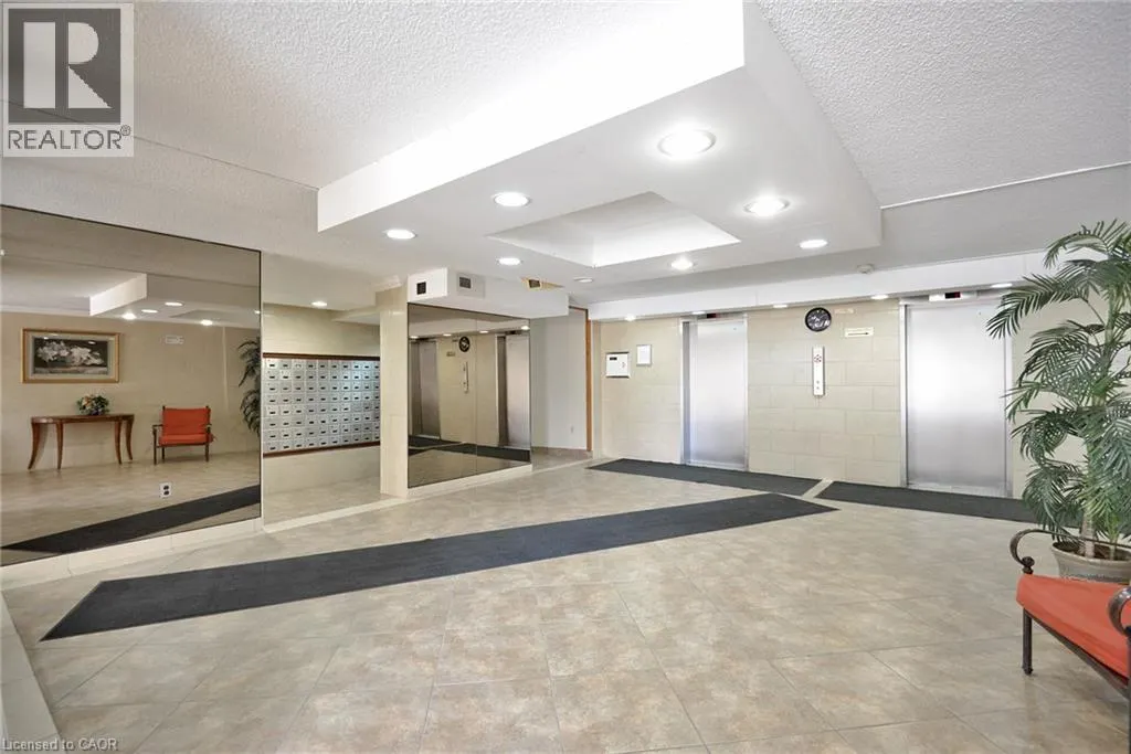 4 KINGS CROSS Road Unit# 303 #303