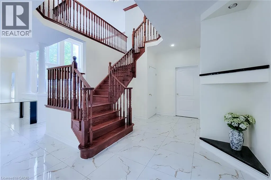 49 STONEHENGE Drive