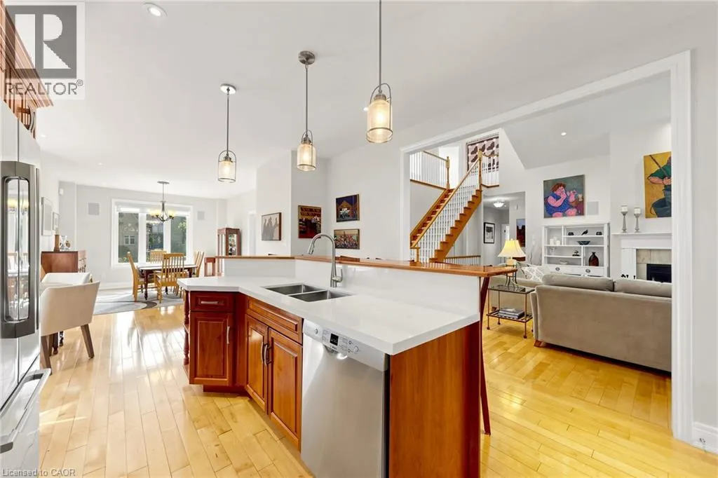 118 FOXRIDGE Drive