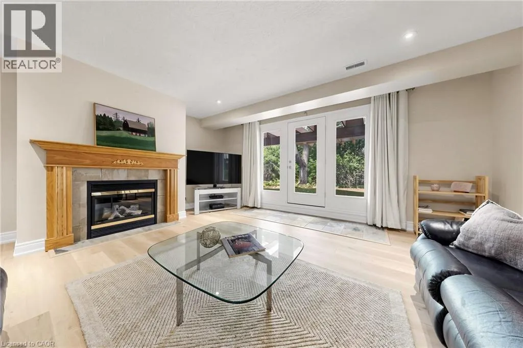 118 FOXRIDGE Drive