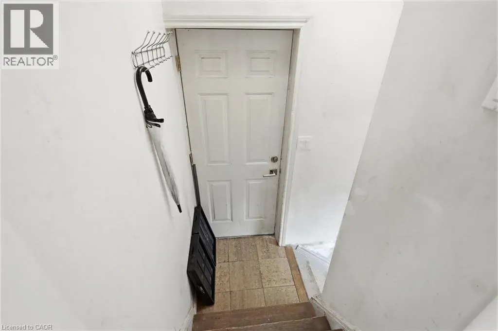 32 OAK Avenue