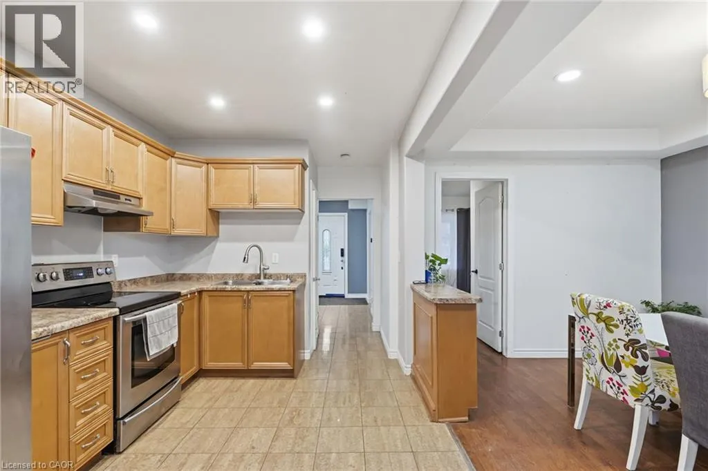 32 OAK Avenue
