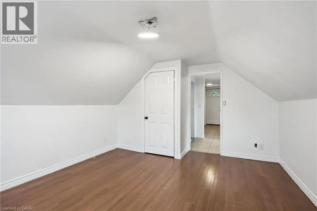 32 OAK Avenue