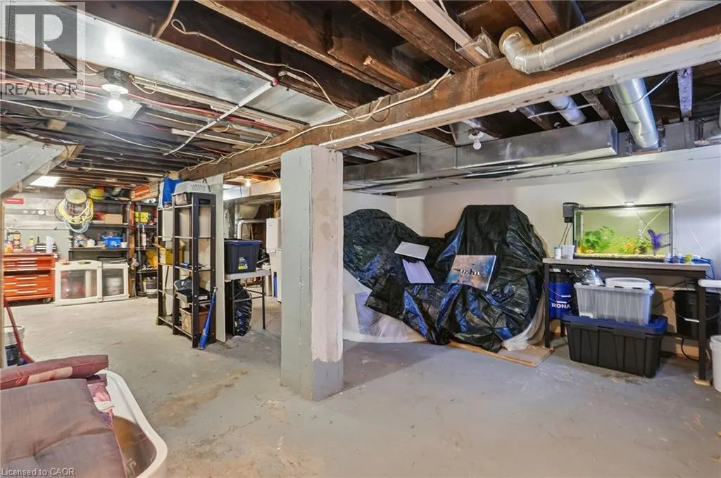 32 OAK Avenue