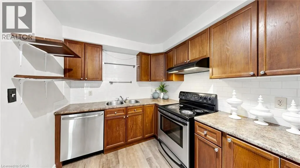 304 BLUEVALE Street Unit# B #B