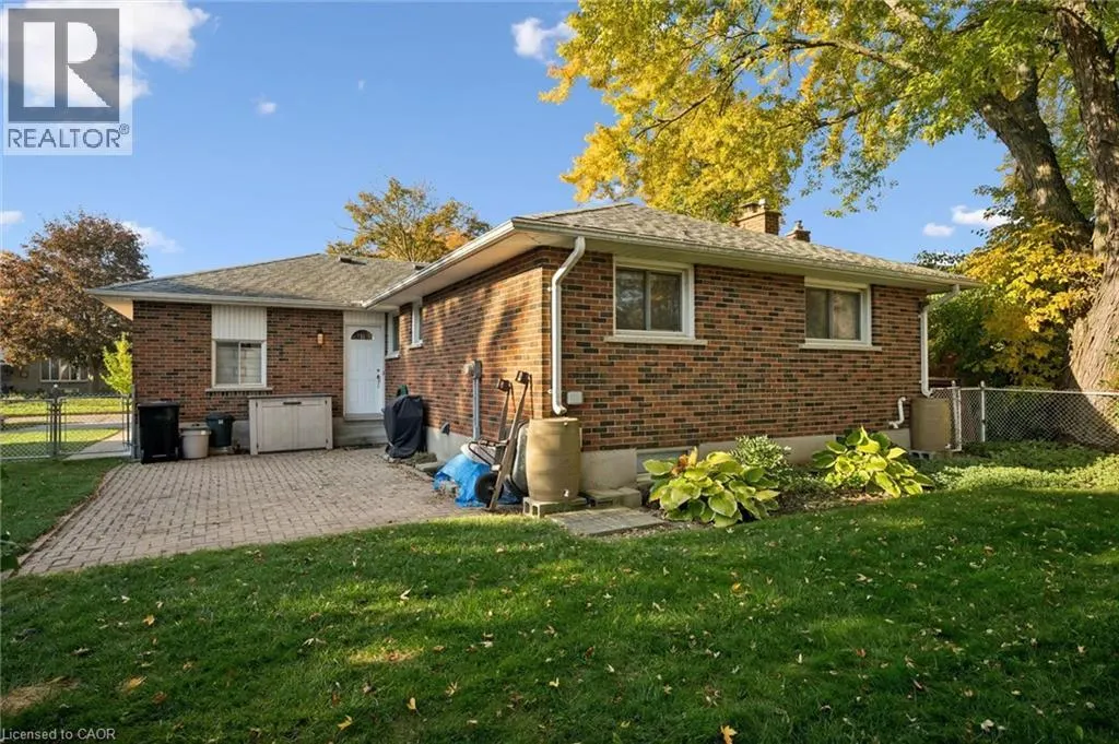 86 LOWER CANADA Crescent