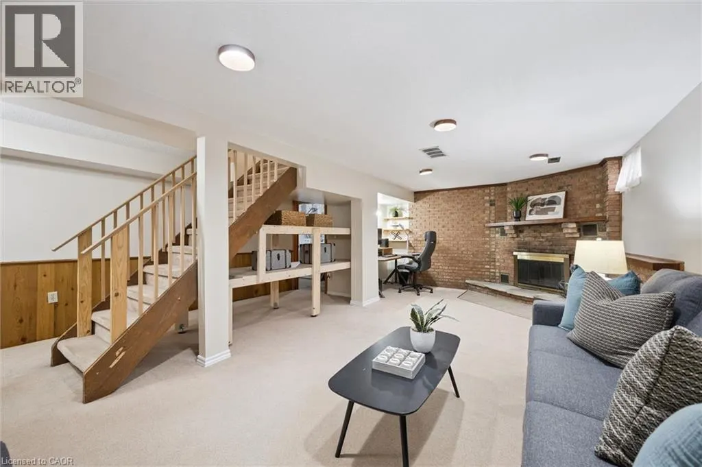 143 HILLBROOK Crescent