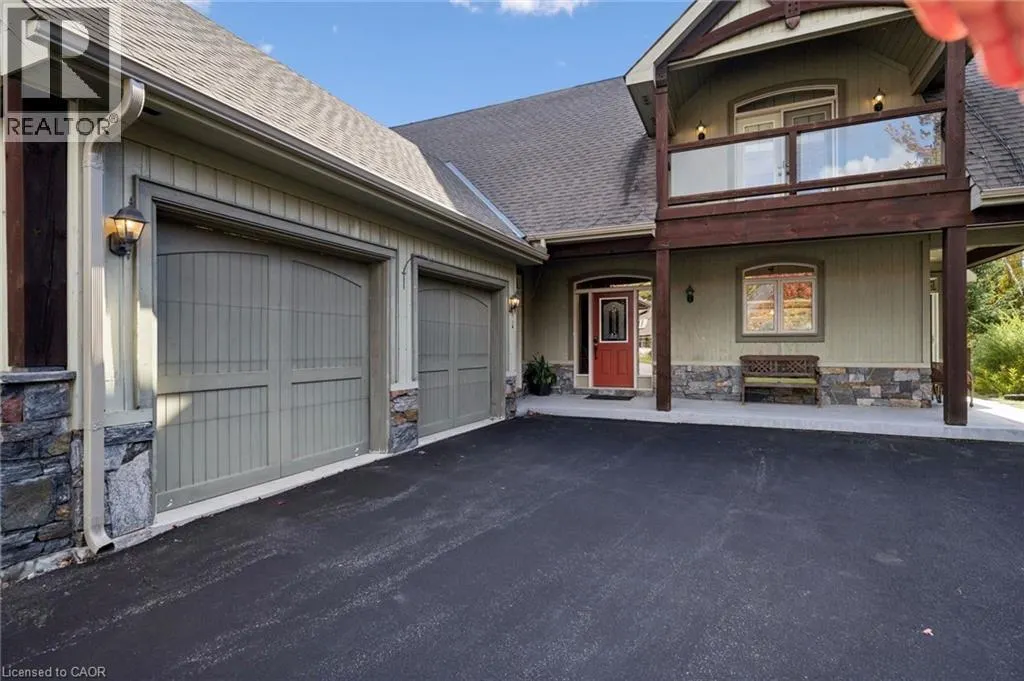 15 BREAKWATER Court