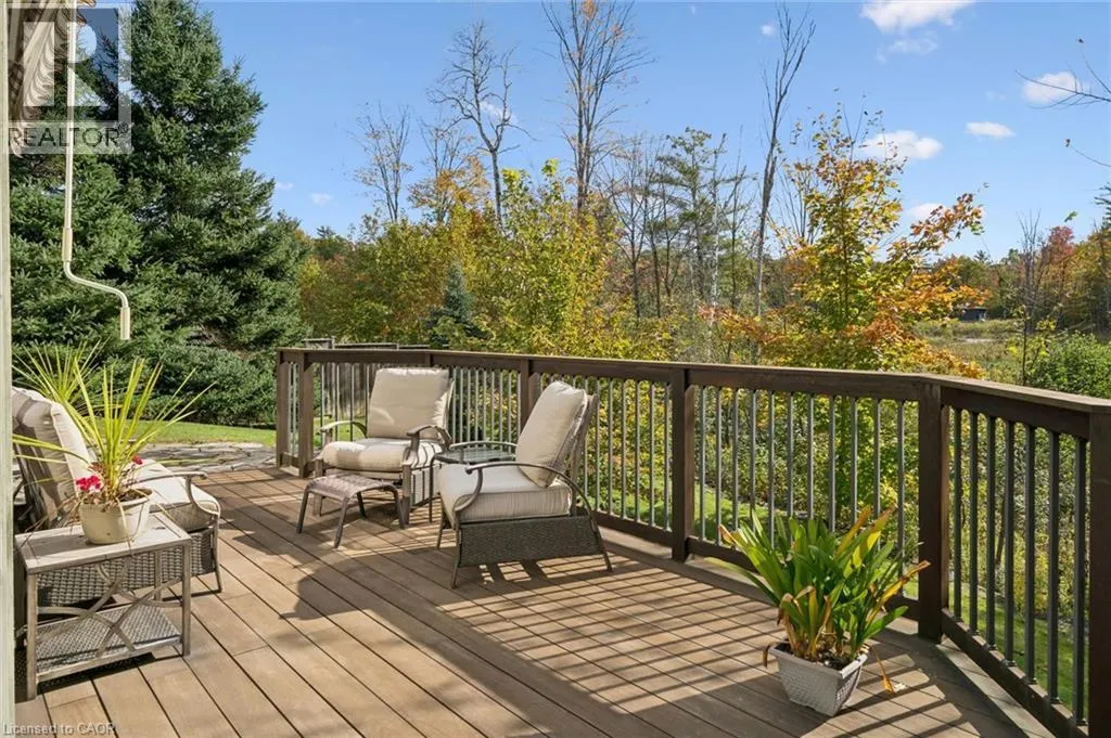 15 BREAKWATER Court