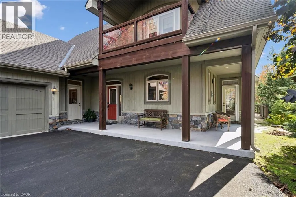 15 BREAKWATER Court