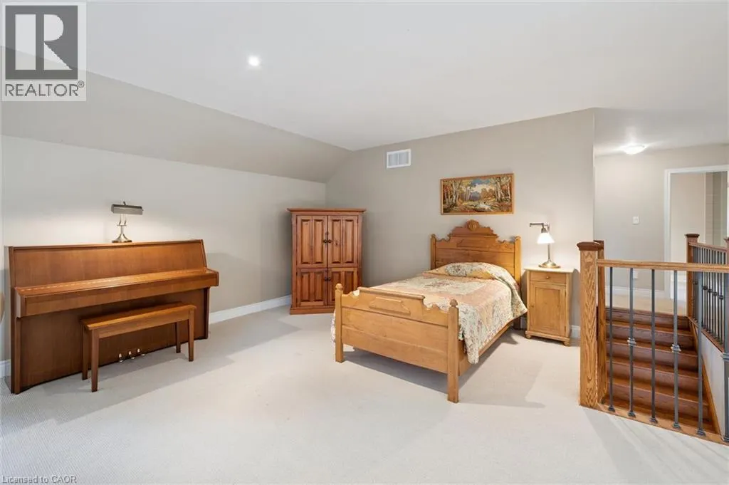 15 BREAKWATER Court