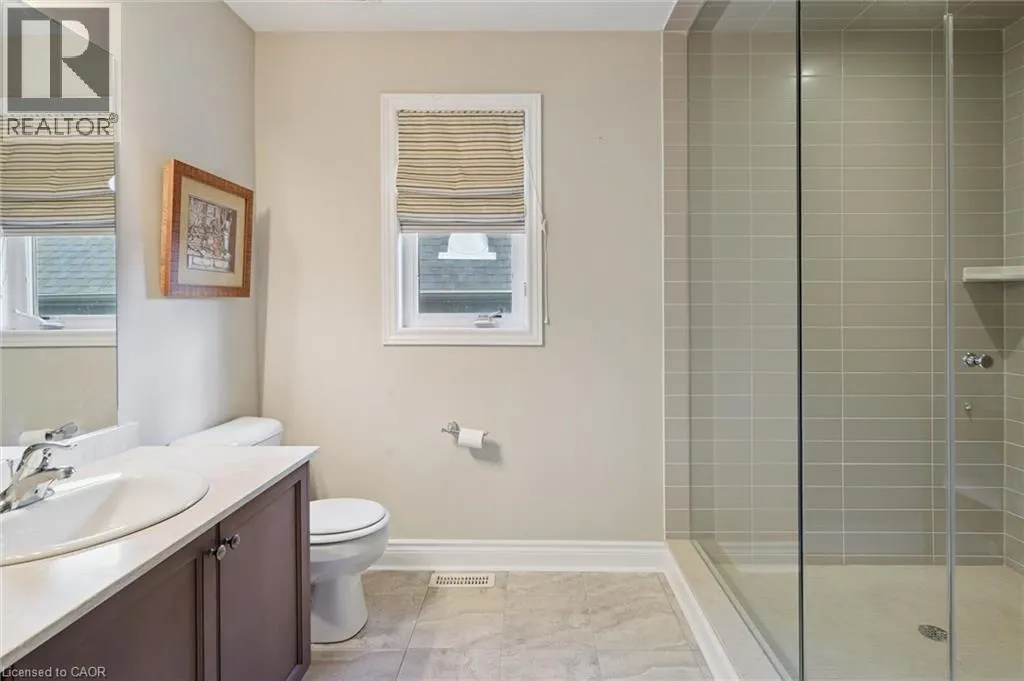 15 BREAKWATER Court