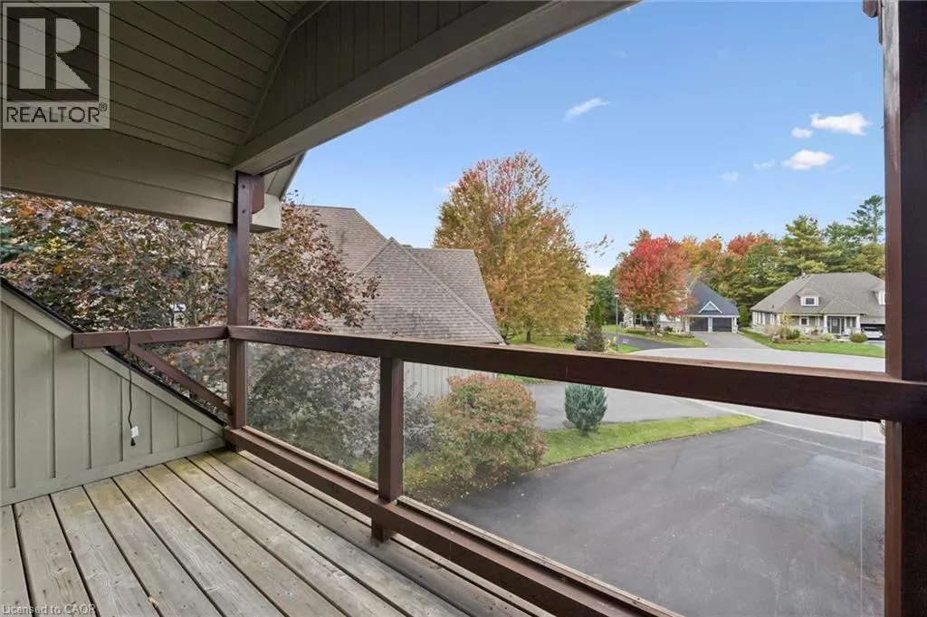 15 BREAKWATER Court