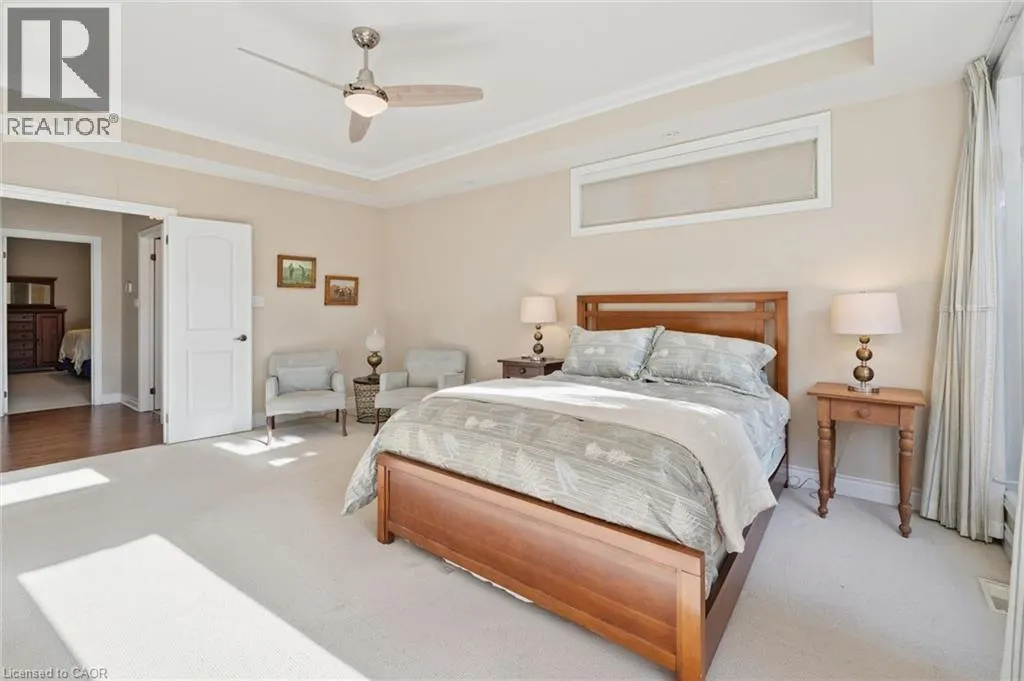 15 BREAKWATER Court