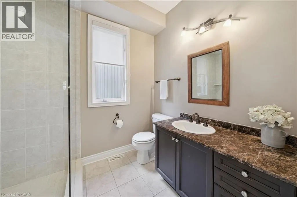 15 BREAKWATER Court