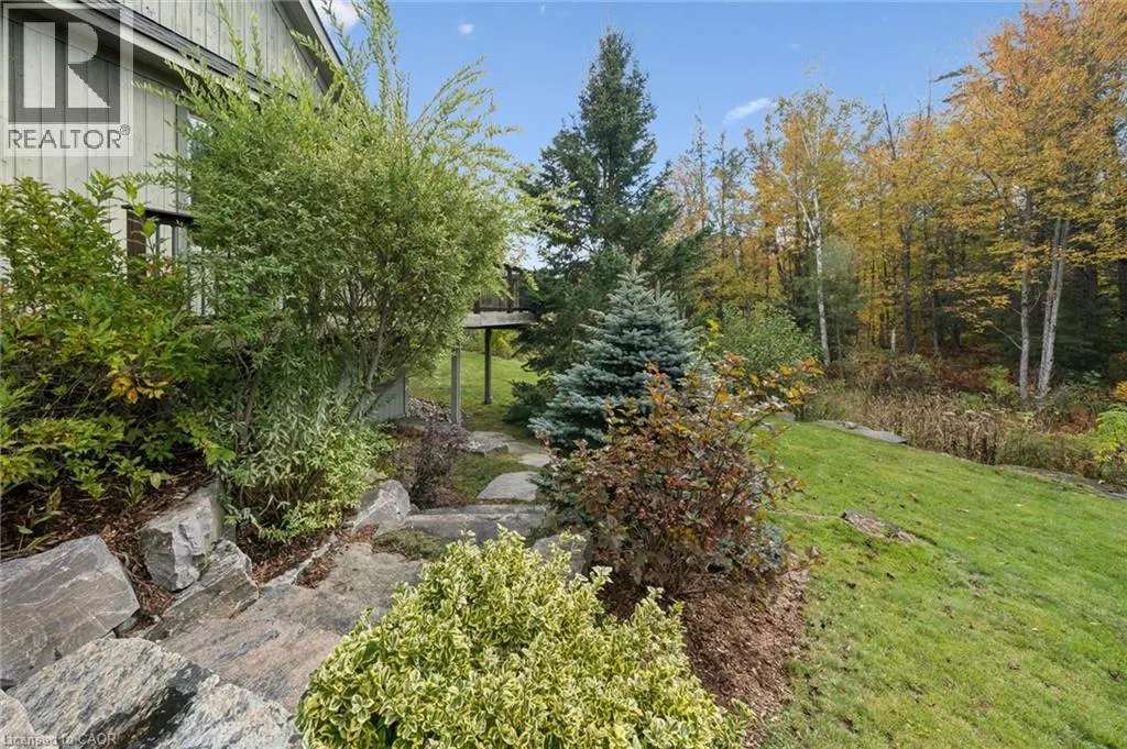 15 BREAKWATER Court
