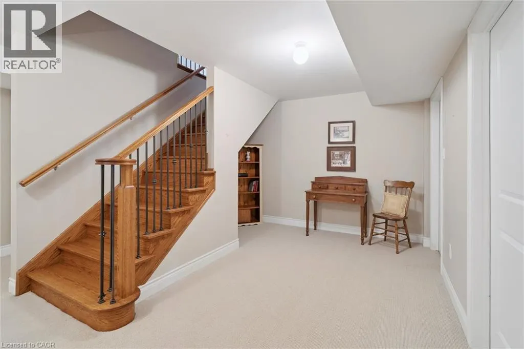 15 BREAKWATER Court