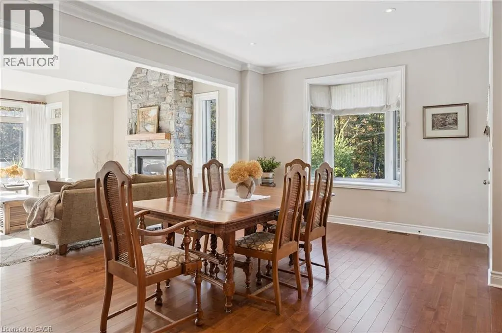15 BREAKWATER Court