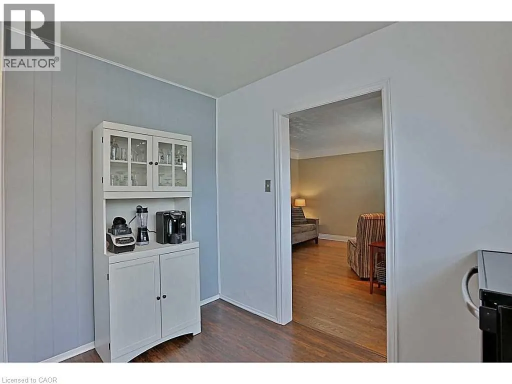 606 BRUCEDALE Avenue E Unit# Upper Lvl #Upper Lvl