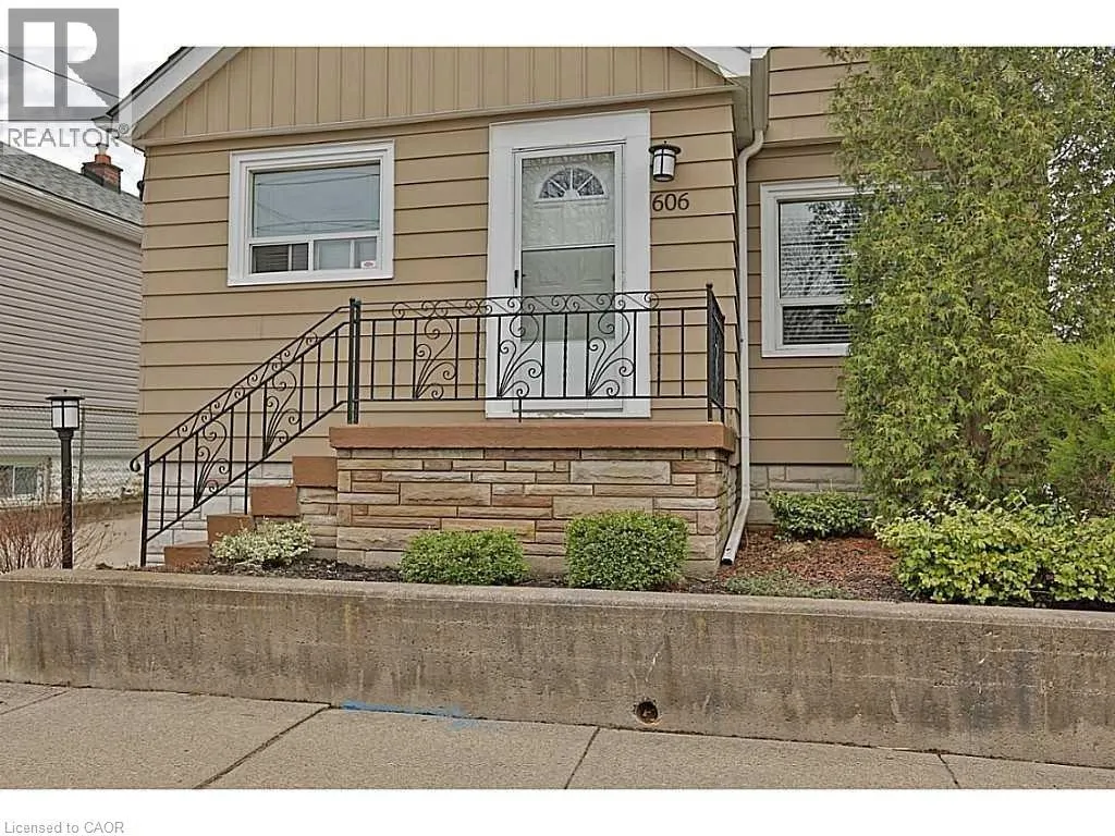 606 BRUCEDALE Avenue E Unit# Upper Lvl #Upper Lvl