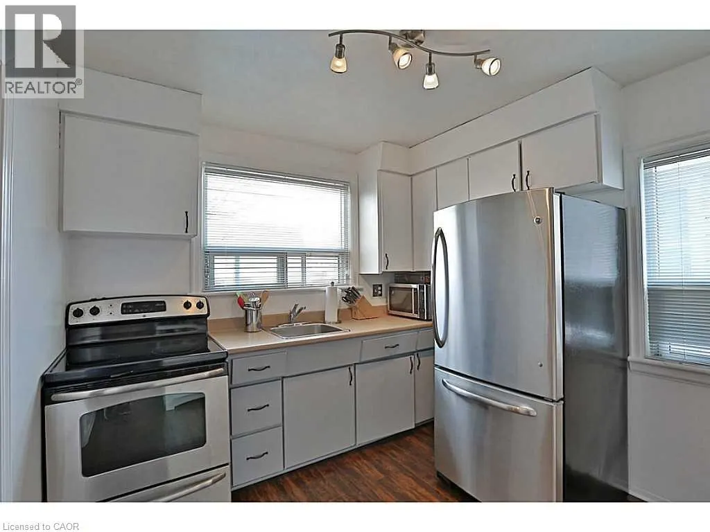 606 BRUCEDALE Avenue E Unit# Upper Lvl #Upper Lvl