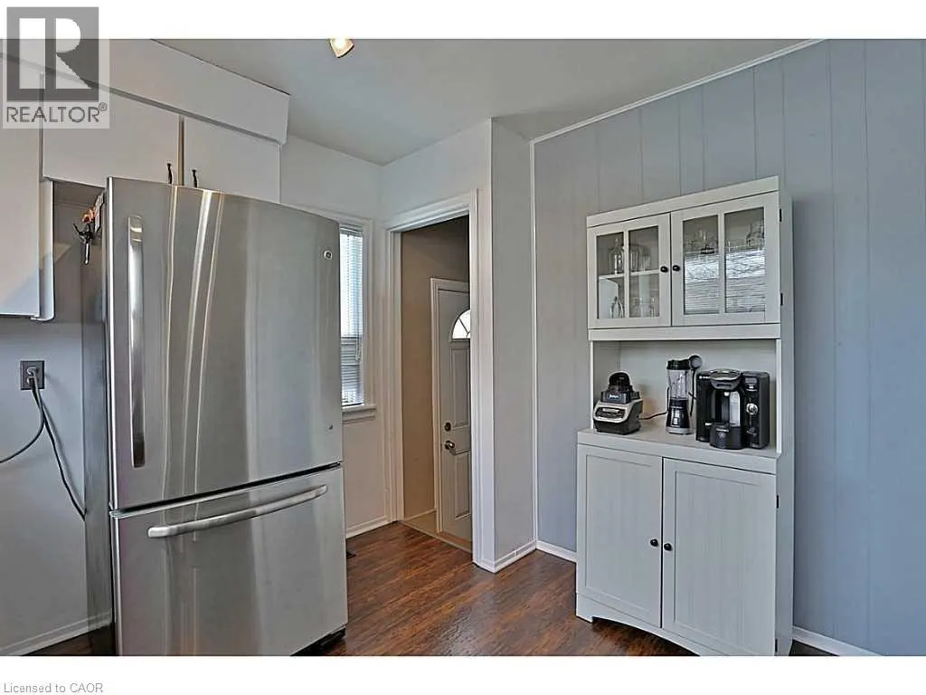 606 BRUCEDALE Avenue E Unit# Upper Lvl #Upper Lvl