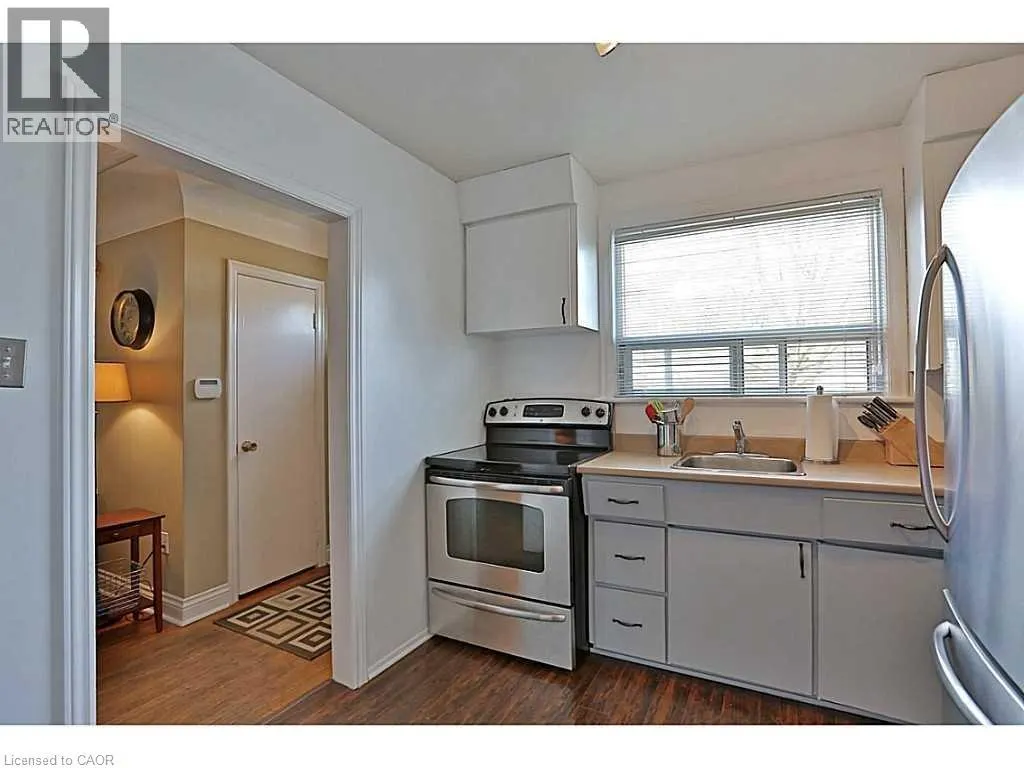 606 BRUCEDALE Avenue E Unit# Upper Lvl #Upper Lvl