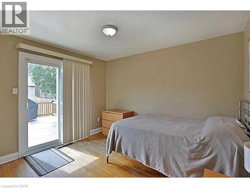 606 BRUCEDALE Avenue E Unit# Upper Lvl #Upper Lvl