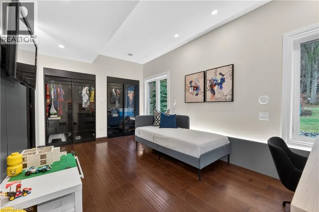 237B MAIN Street W