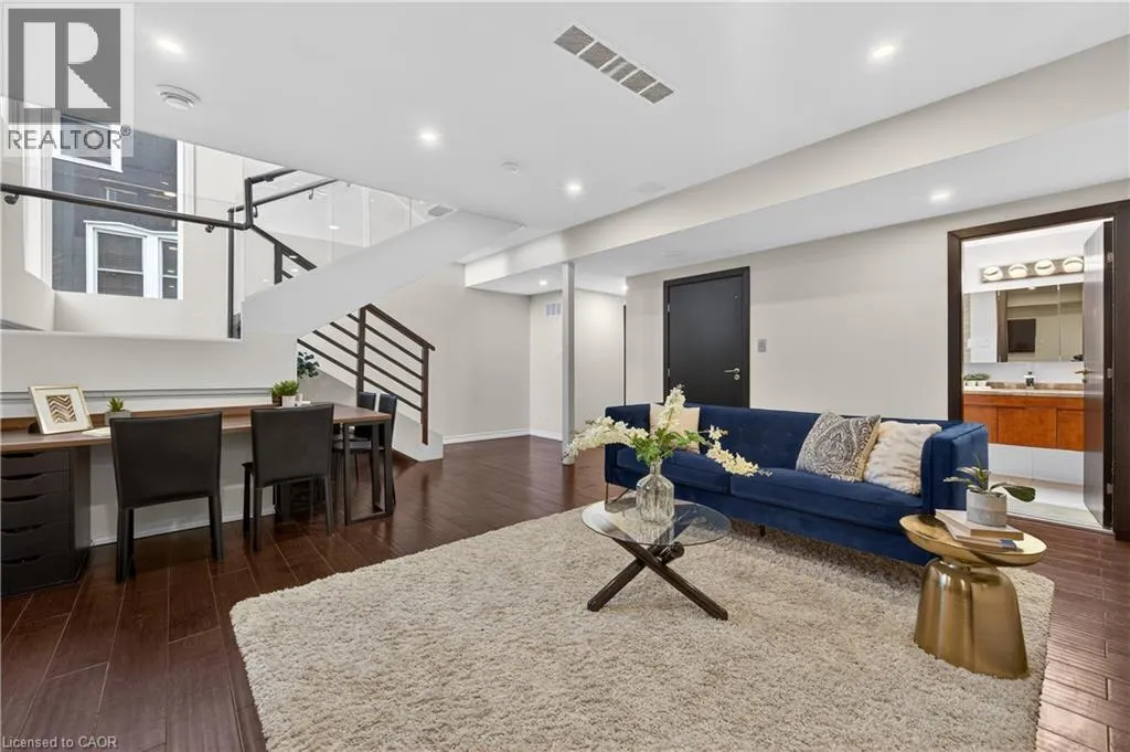 237B MAIN Street W