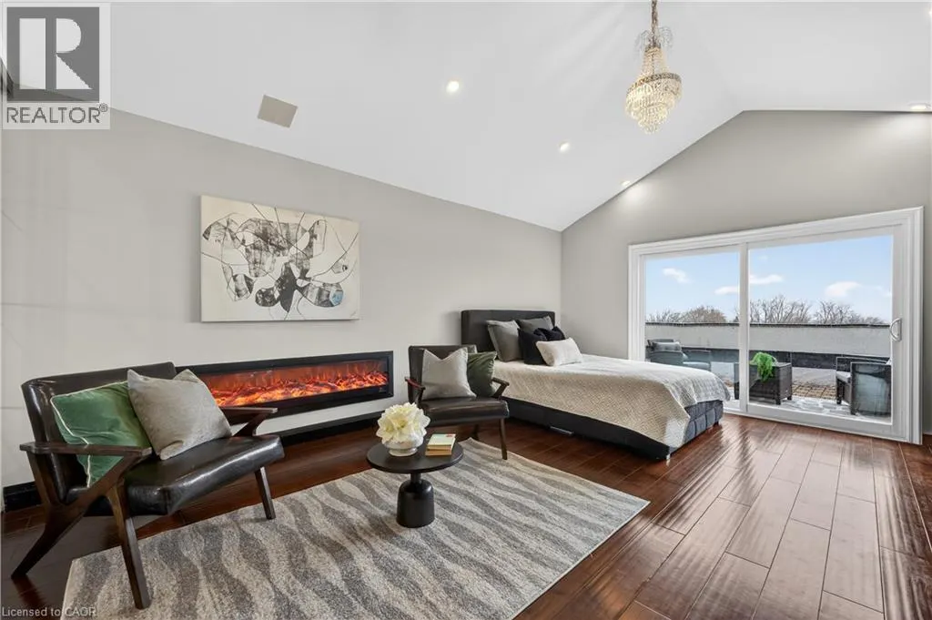 237B MAIN Street W