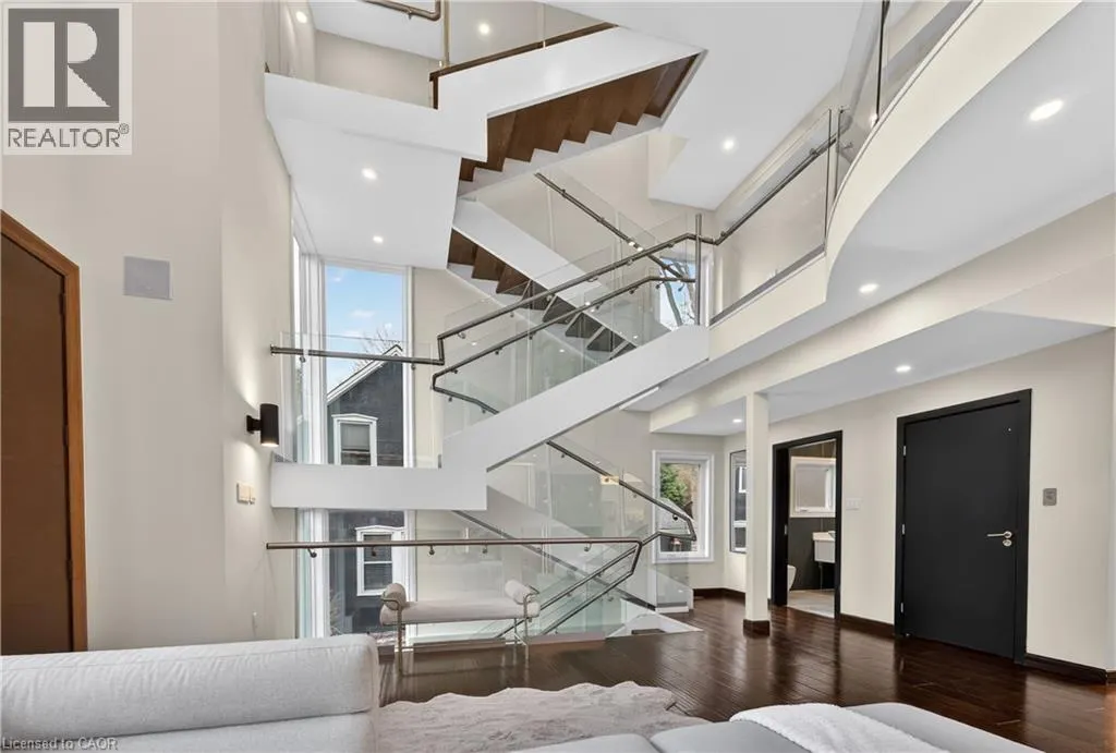 237B MAIN Street W