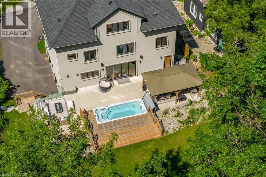 237B MAIN Street W
