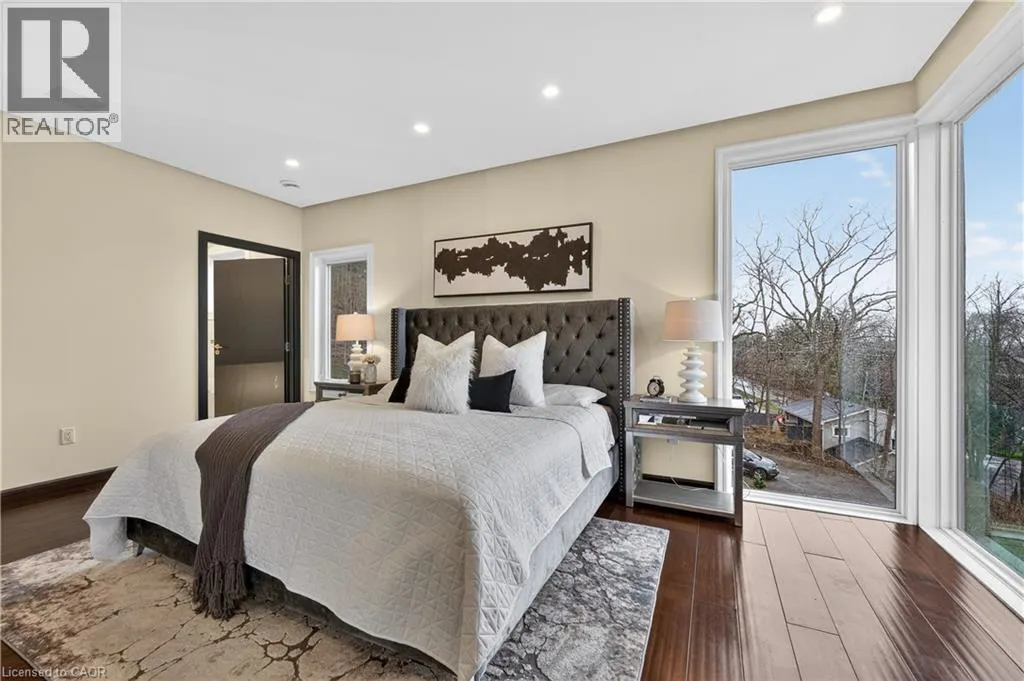 237B MAIN Street W