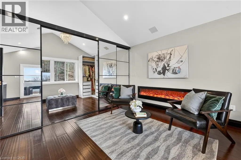 237B MAIN Street W