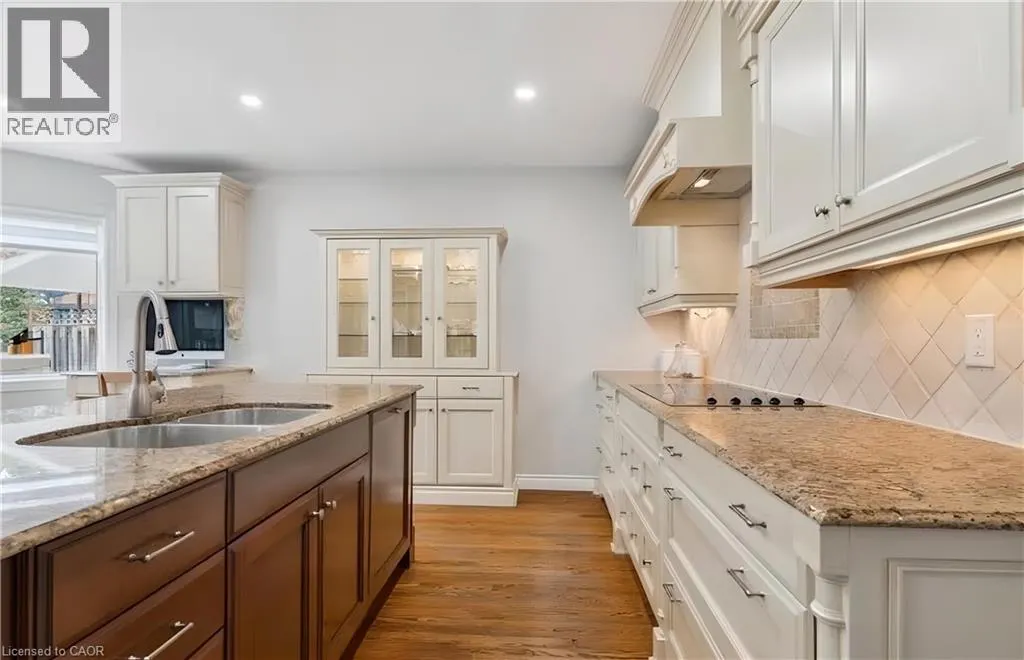 6654 MOCKINGBIRD Lane