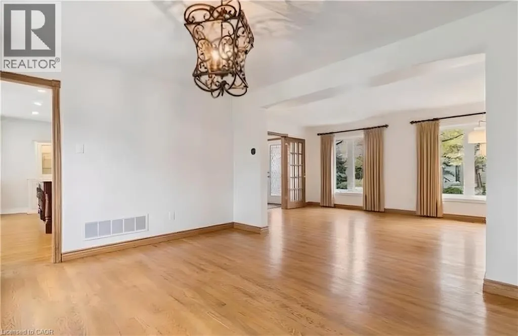 6654 MOCKINGBIRD Lane