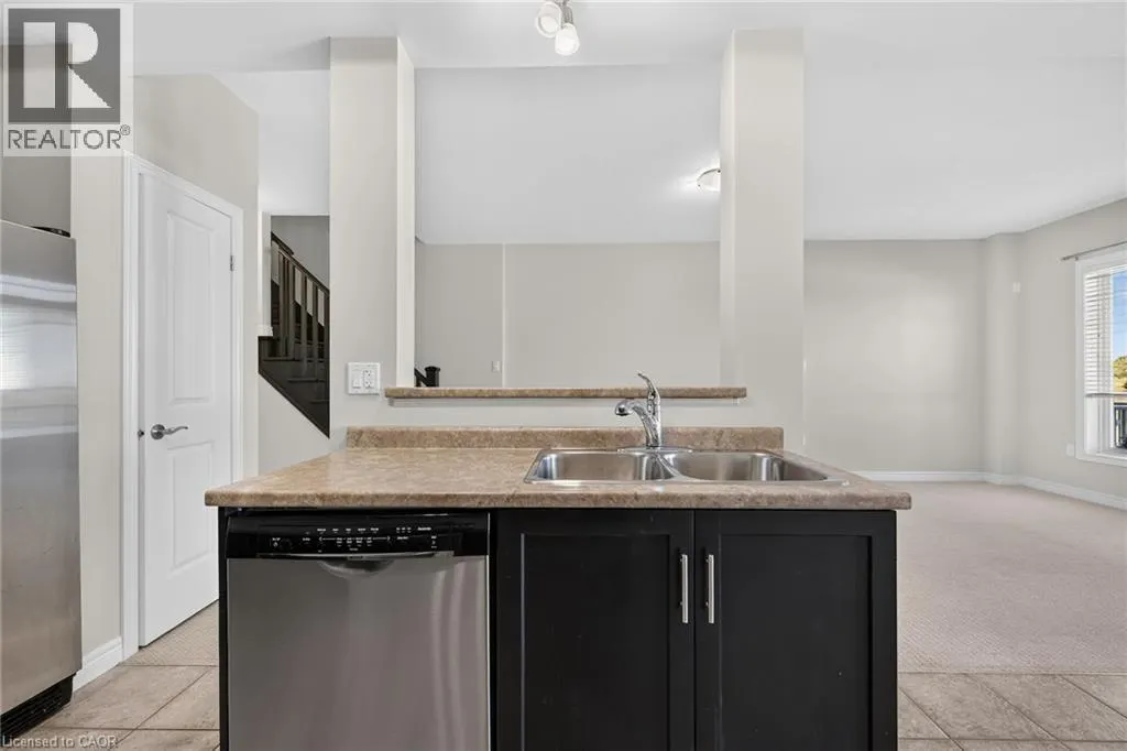 8 LAKELAWN Road Unit# 22 #22
