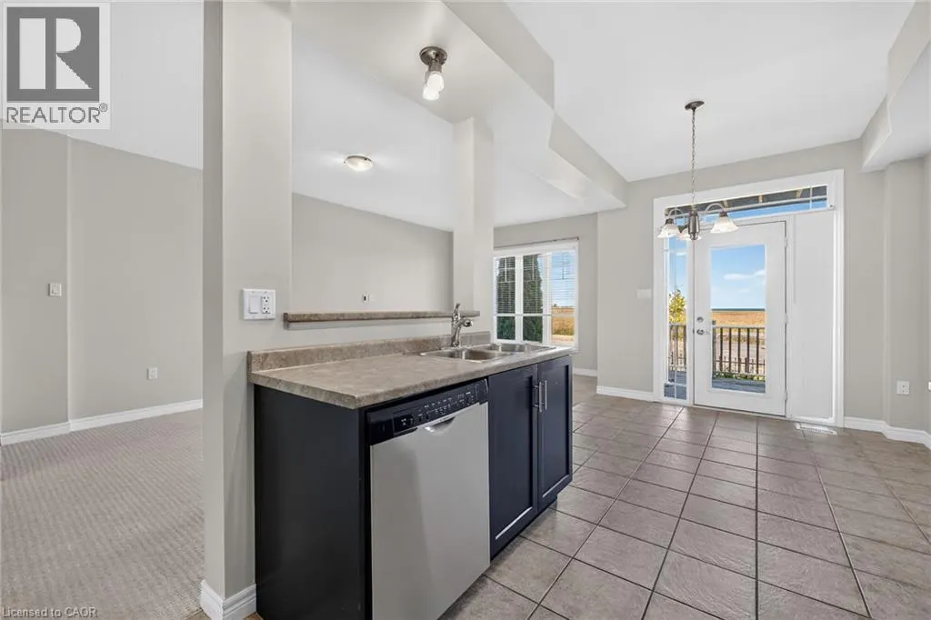 8 LAKELAWN Road Unit# 22 #22