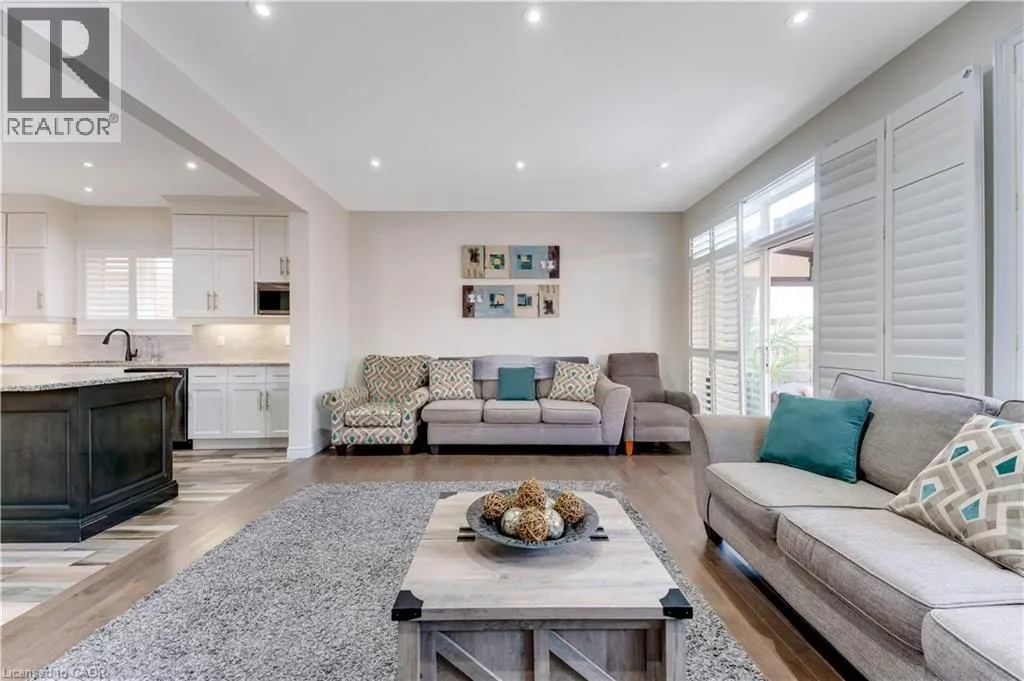 18 CROSSBRIDGE Avenue