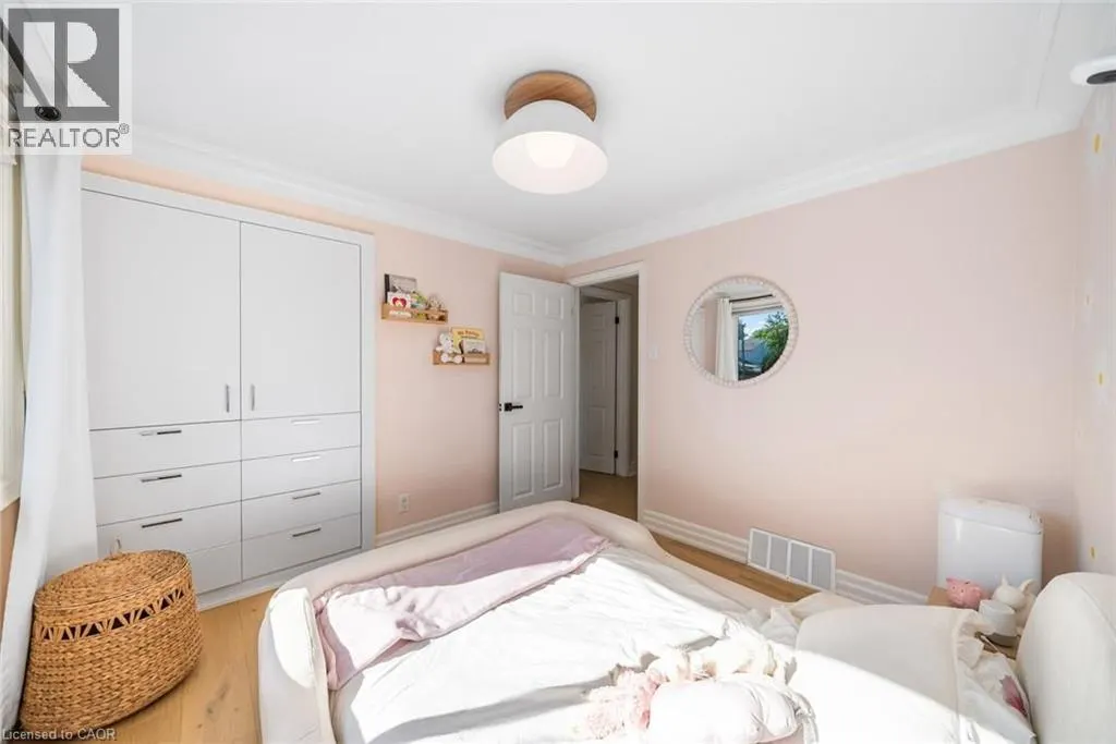 134 FAIRWOOD Place W
