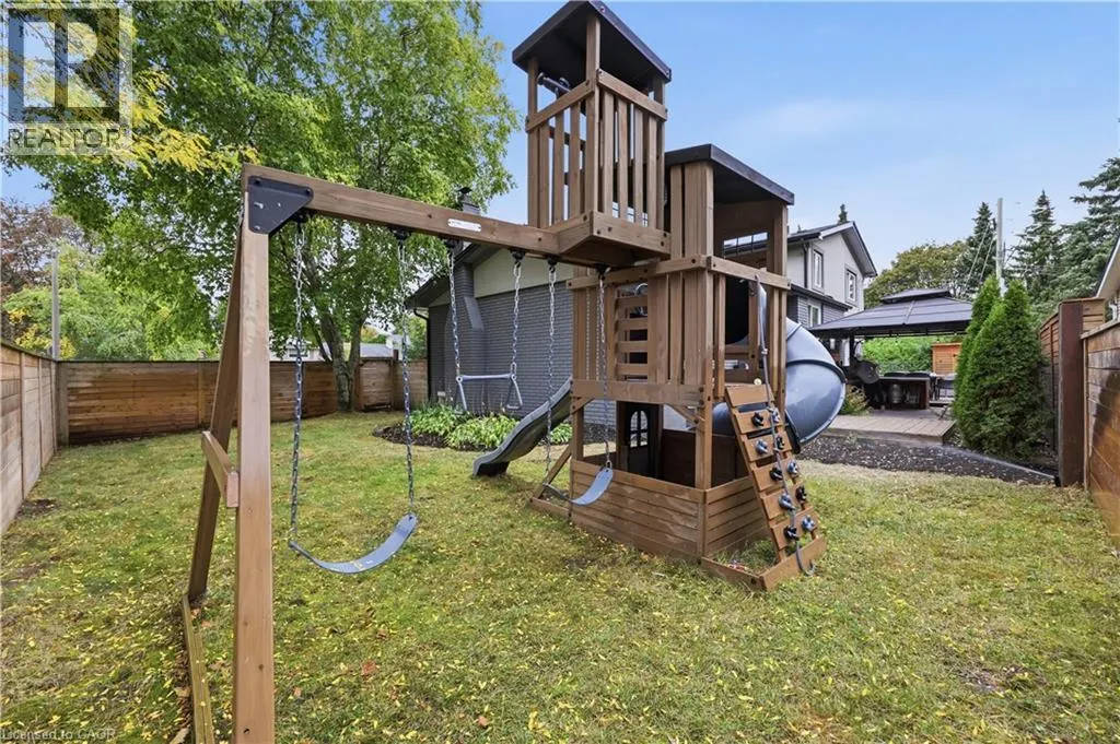 134 FAIRWOOD Place W