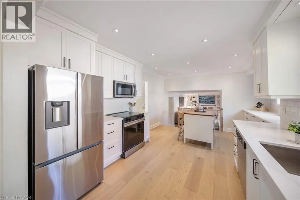 134 FAIRWOOD Place W