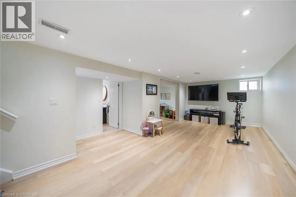 134 FAIRWOOD Place W