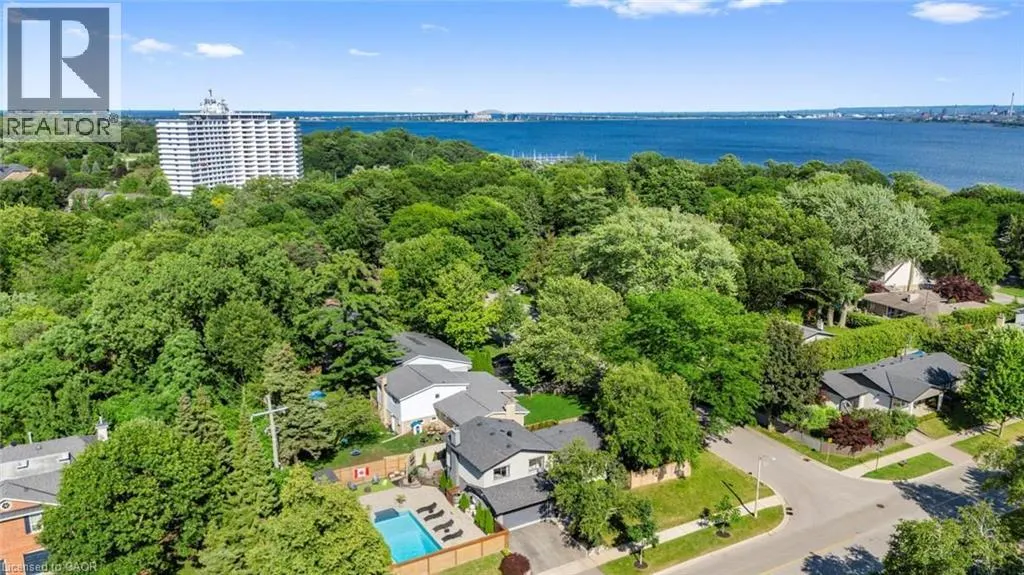 134 FAIRWOOD Place W