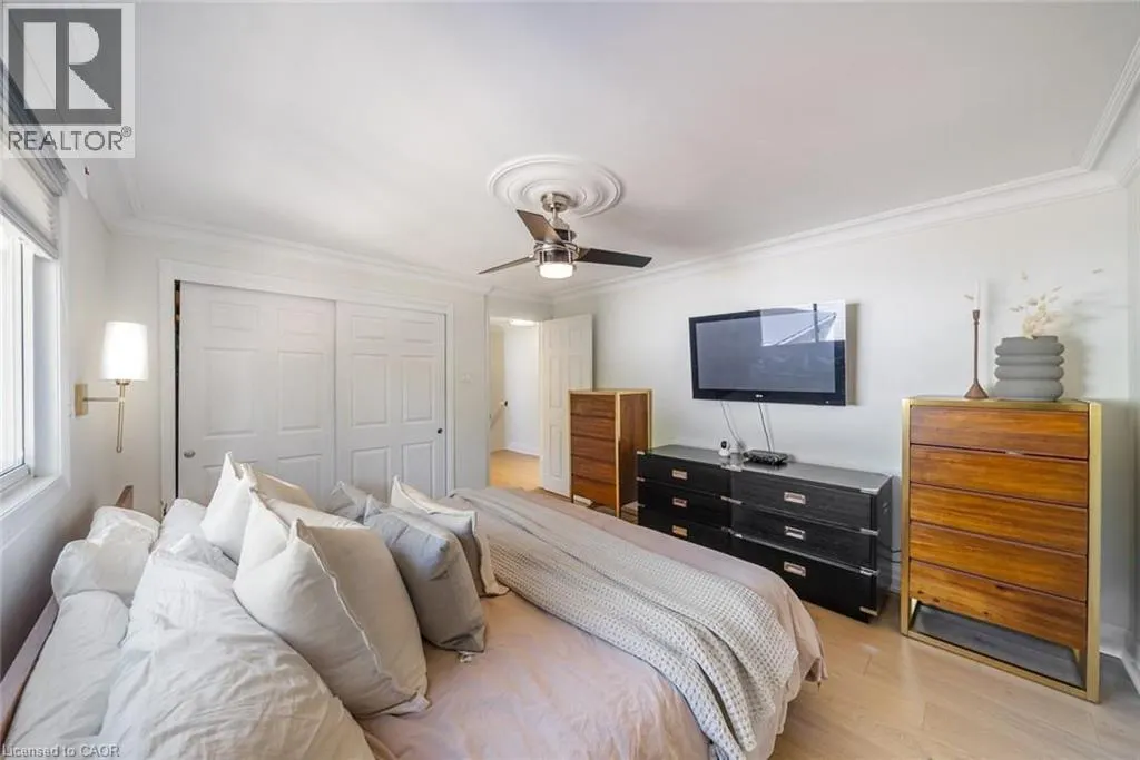 134 FAIRWOOD Place W