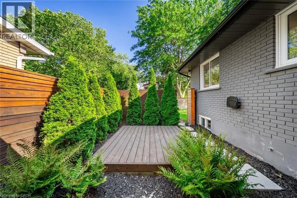 134 FAIRWOOD Place W