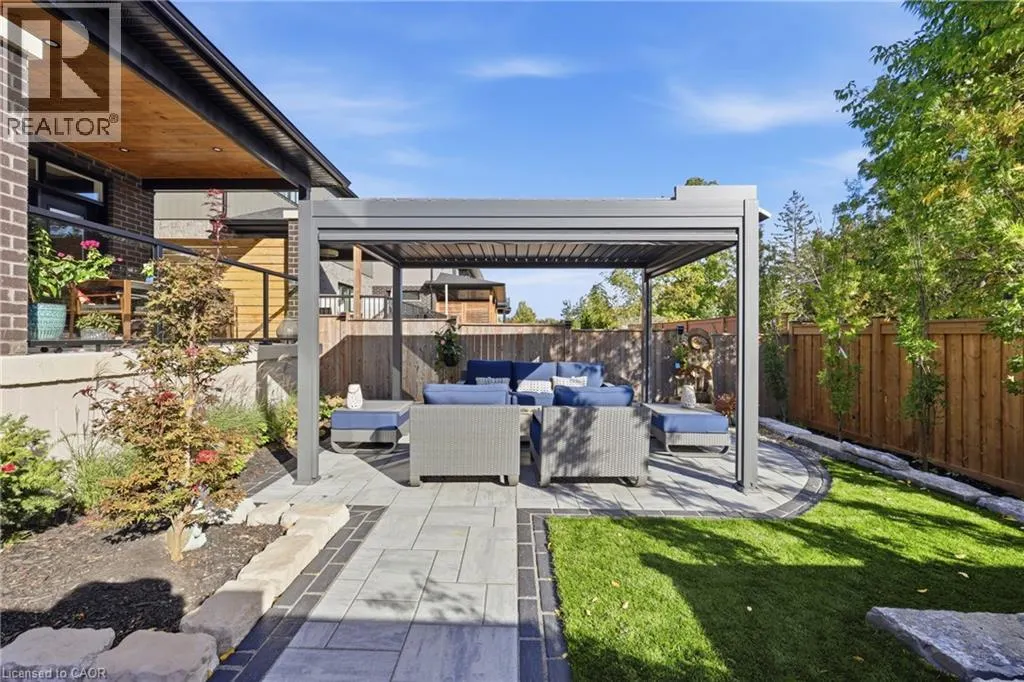 14 BERGENSTEIN Crescent