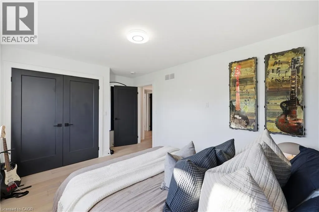 14 BERGENSTEIN Crescent
